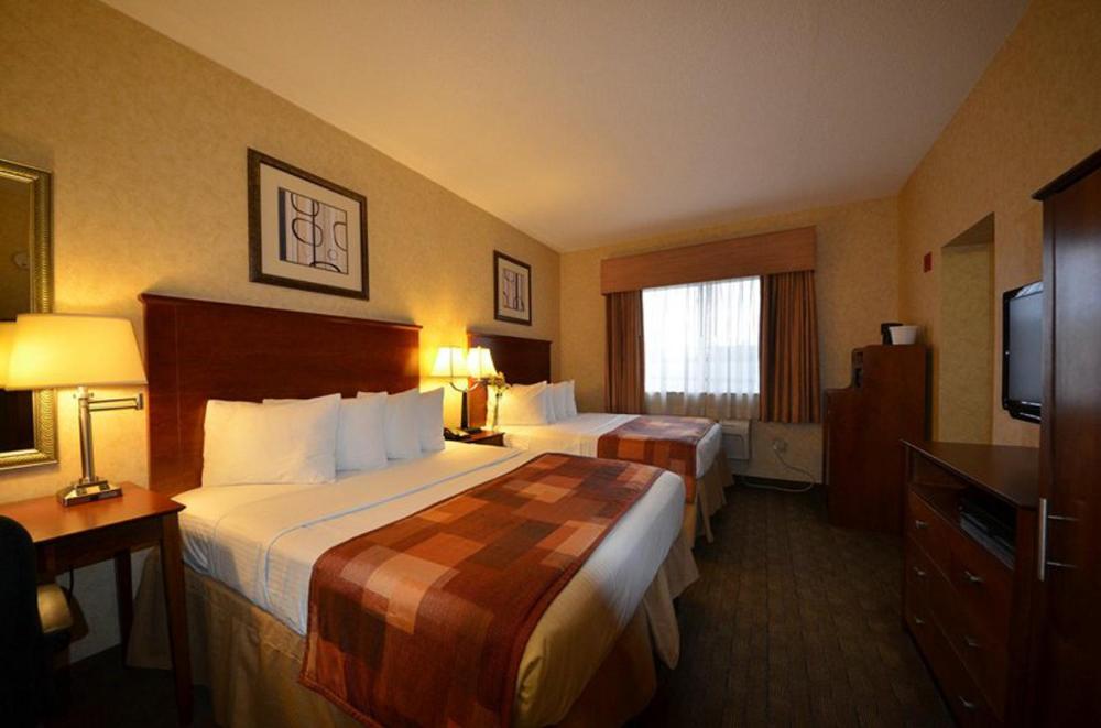 Queen Room with Two Queen Beds - Disability Access interior